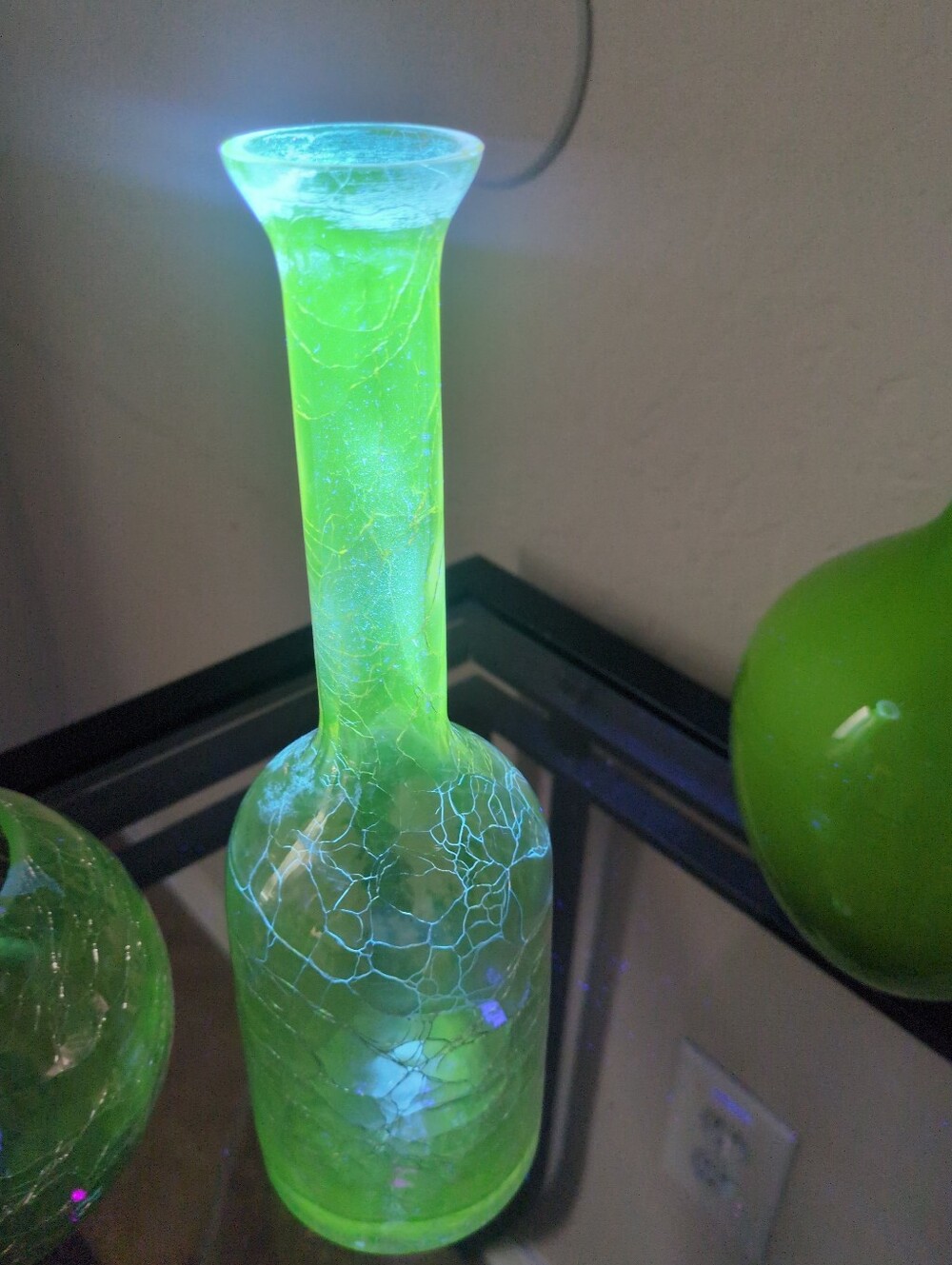 Vintage Crackle Glass Vase & Bowl Set - Glows Under a 365nm UV Light Light